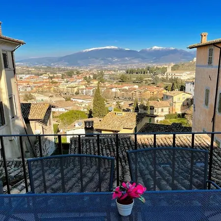 דירה Terrazza Duomo With Spectacular Views La Posterna, 5 Mins Walk No02 ספולטו