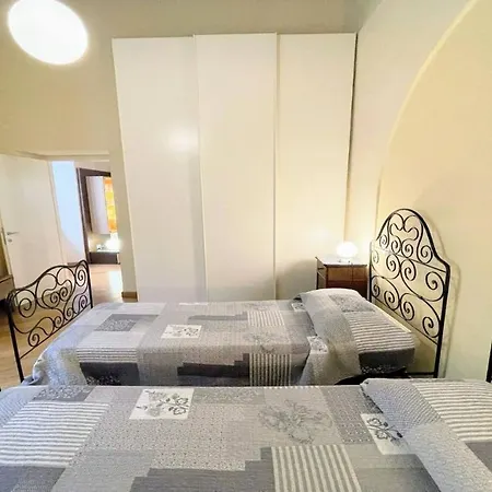 Terrazza Duomo With Spectacular Views La Posterna, 5 Mins Walk No02 *