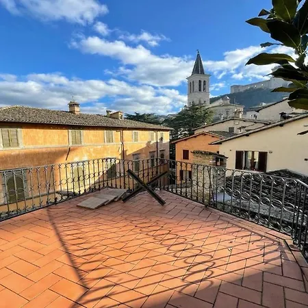 Terrazza Duomo With Spectacular Views La Posterna, 5 Mins Walk No02 ספולטו